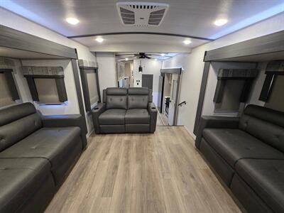 2024 Forest River Heritage Glen Hyper Lite 36FL   - Photo 15 - Middletown, OH 45042