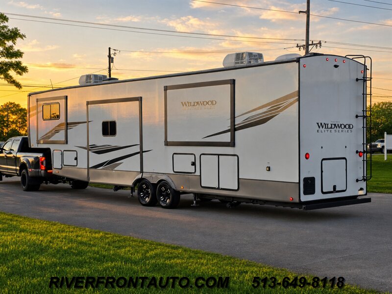 2024 Forest River Heritage Glen Hyper Lite 36FL 44 FEET - Photo 2 - Middletown, OH 45042