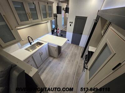 2024 Forest River Heritage Glen Hyper Lite 36FL 44 FEET   - Photo 16 - Middletown, OH 45042