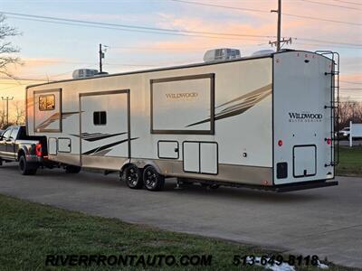 2024 Forest River Heritage Glen Hyper Lite 36FL 44 FEET   - Photo 2 - Middletown, OH 45042