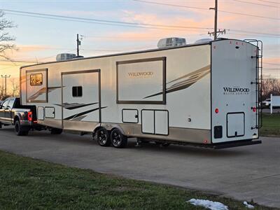 2024 Forest River Heritage Glen Hyper Lite 36FL   - Photo 2 - Middletown, OH 45042