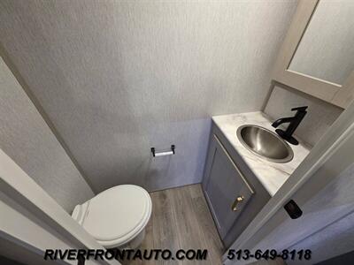 2024 Forest River Heritage Glen Hyper Lite 36FL 44 FEET   - Photo 19 - Middletown, OH 45042