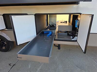 2024 Forest River Heritage Glen Hyper Lite 36FL   - Photo 24 - Middletown, OH 45042