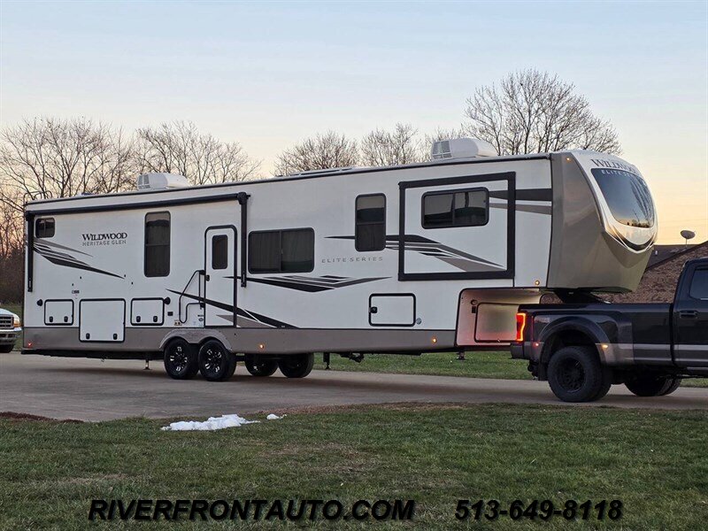 2024 Forest River Heritage Glen Hyper Lite 36FL 44 FEET   - Photo 1 - Middletown, OH 45042