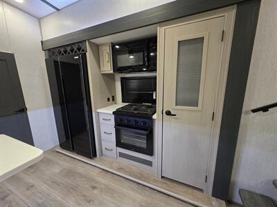 2024 Forest River Heritage Glen Hyper Lite 36FL   - Photo 43 - Middletown, OH 45042