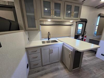 2024 Forest River Heritage Glen Hyper Lite 36FL   - Photo 42 - Middletown, OH 45042