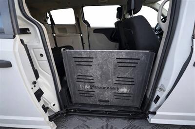 2020 Dodge Grand Caravan SE  MOBILITY VAN - Photo 13 - Middletown, OH 45042