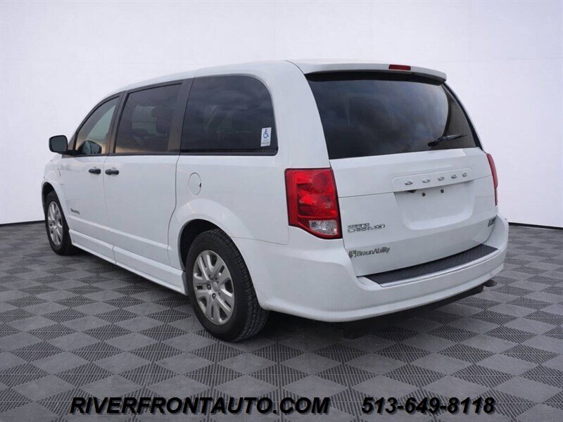 2020 Dodge Grand Caravan SE MOBILITY VAN - Photo 5 - Middletown, OH 45042