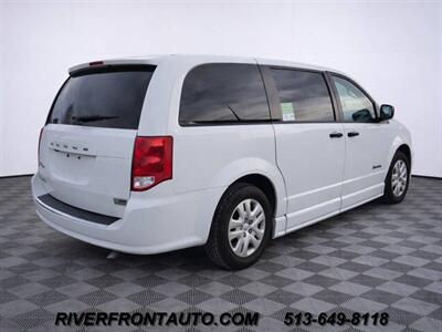 2020 Dodge Grand Caravan SE MOBILITY VAN - Photo 6 - Middletown, OH 45042