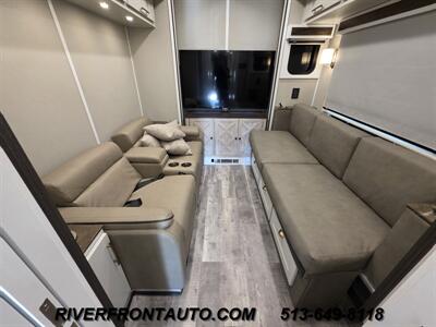 2023 Bolt Apollo 40S3 Custom ShowCoach 8.9L   - Photo 14 - Middletown, OH 45042