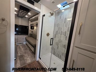2023 Bolt Apollo 40S3 Custom ShowCoach 8.9L   - Photo 13 - Middletown, OH 45042