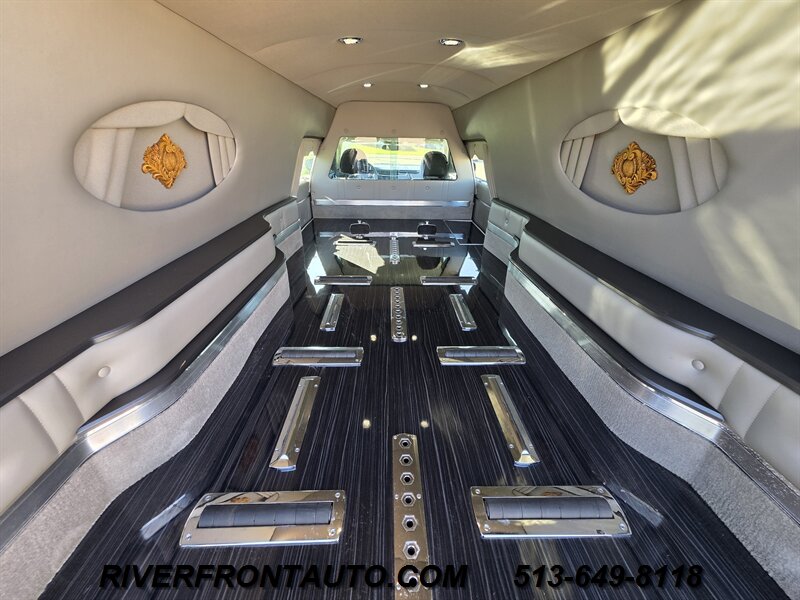 2014 Cadillac XTS Kingsley Funeral Coach - Photo 17 - Middletown, OH 45042