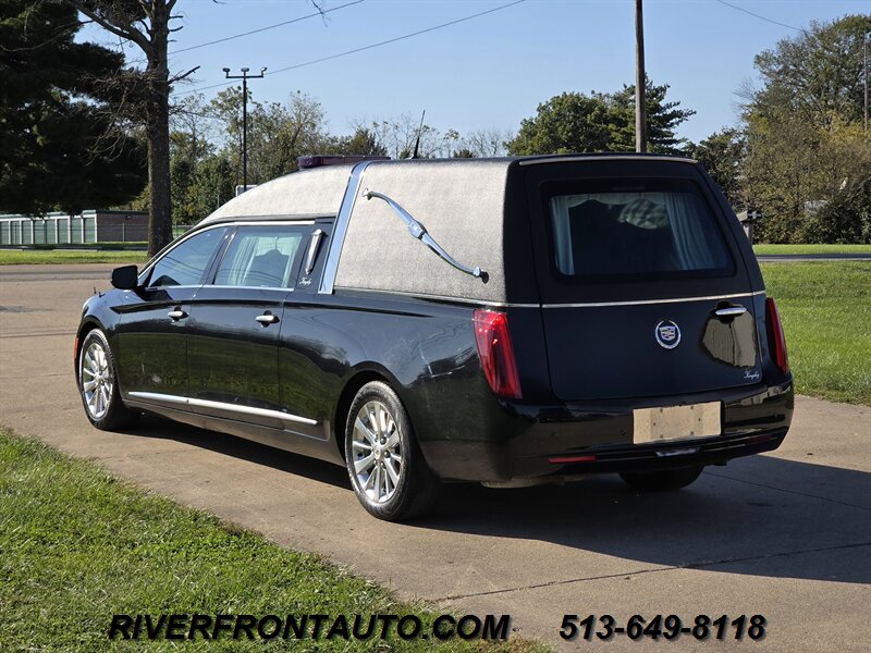 2014 Cadillac XTS Kingsley Funeral Coach - Photo 3 - Middletown, OH 45042