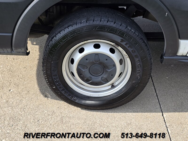 2019 Ford Transit T250 Medium Roof Cargo Van - Photo 17 - Middletown, OH 45042