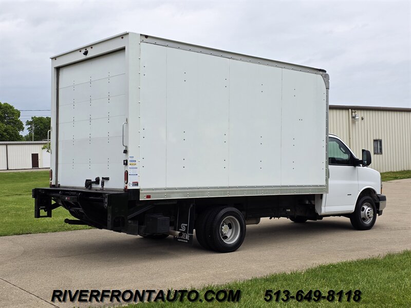 2021 Chevrolet Express 3500 Box Truck LIFTGATE - Photo 2 - Middletown, OH 45042