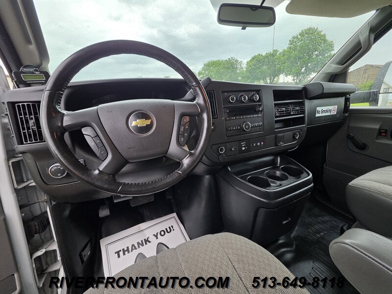 2021 Chevrolet Express 3500 Box Truck LIFTGATE - Photo 11 - Middletown, OH 45042