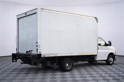 2021 Chevrolet Express 3500 Box Truck  LIFTGATE - Photo 2 - Middletown, OH 45042