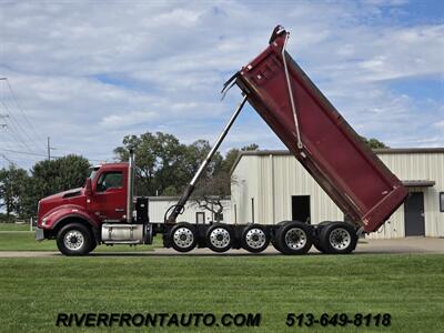 2016 Kenworth T880 Six Axle Dump Truck - Photo 2 - Middletown, OH 45042