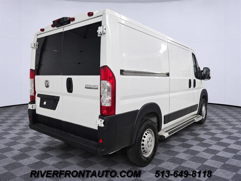 2025 RAM ProMaster 2500 Cargo Van - Photo 4 - Middletown, OH 45042