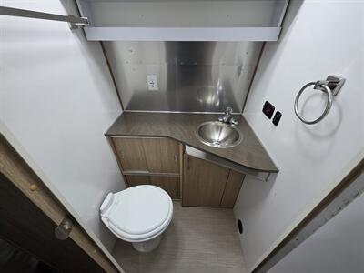 2018 Airstream Flying Cloud 25FB   - Photo 20 - Middletown, OH 45042