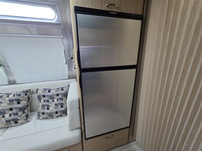 2018 Airstream Flying Cloud 25FB   - Photo 17 - Middletown, OH 45042