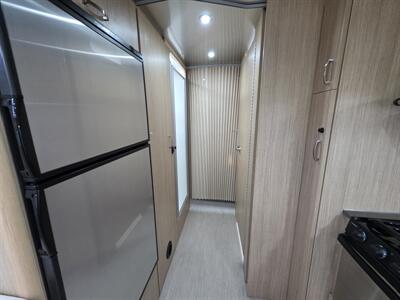 2018 Airstream Flying Cloud 25FB   - Photo 18 - Middletown, OH 45042