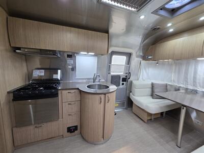 2018 Airstream Flying Cloud 25FB   - Photo 15 - Middletown, OH 45042