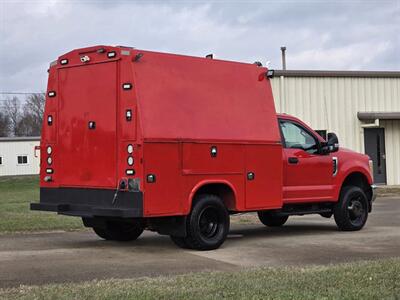 2017 Ford F-350 XL 4x4 2dr Regular Cab 145 in. WB DRW Chassis   - Photo 6 - Middletown, OH 45042