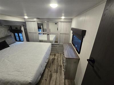 2024 Keystone Montana 377FL - Photo 27 - Bemidji, MN 56601