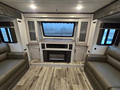 2024 Keystone Montana 377FL - Photo 19 - Bemidji, MN 56601