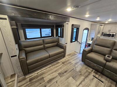 2024 Keystone Montana 377FL - Photo 21 - Bemidji, MN 56601