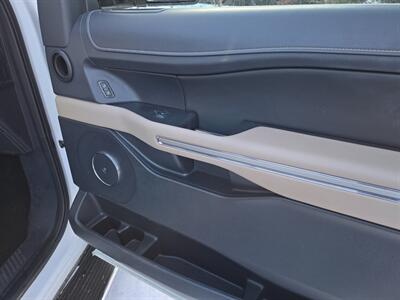 2022 Ford Expedition MAX Limited   - Photo 20 - Bemidji, MN 56601