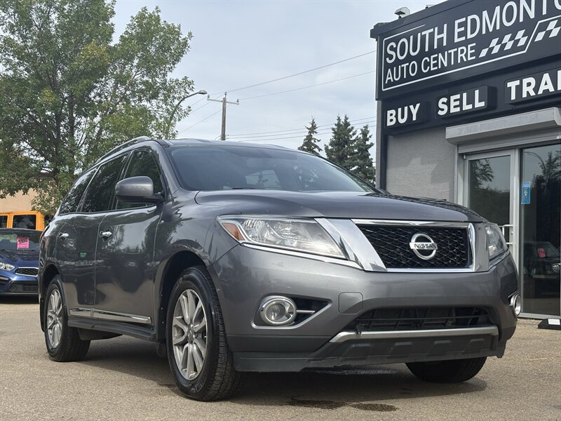 2016 Nissan Pathfinder SL V6 *One Owner*   - Photo 1 - Edmonton, AB T6B 0B7