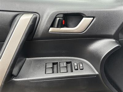 2010 Toyota Highlander Sport   - Photo 16 - Edmonton, AB T6B 0B7