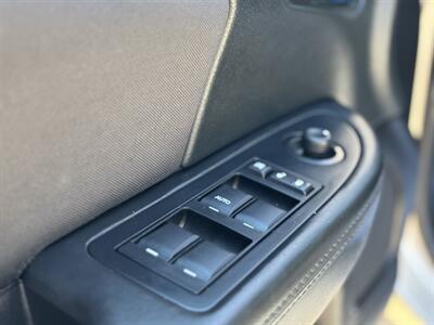 2014 Chrysler 200 LX*LOW KMS*ONE OWNER*NO ACCIDNETS*   - Photo 14 - Edmonton, AB T6B 0B7