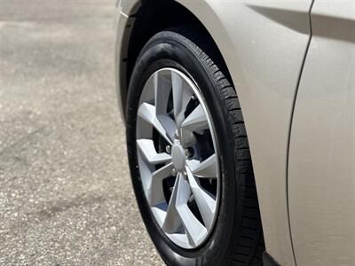 2014 Chrysler 200 LX*LOW KMS*ONE OWNER*NO ACCIDNETS*   - Photo 9 - Edmonton, AB T6B 0B7