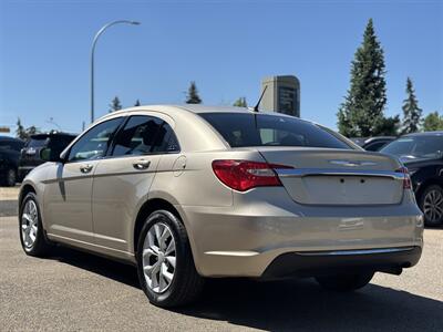 2014 Chrysler 200 LX*LOW KMS*ONE OWNER*NO ACCIDNETS*   - Photo 5 - Edmonton, AB T6B 0B7