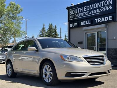2014 Chrysler 200 LX*LOW KMS*ONE OWNER*NO ACCIDNETS*   - Photo 1 - Edmonton, AB T6B 0B7