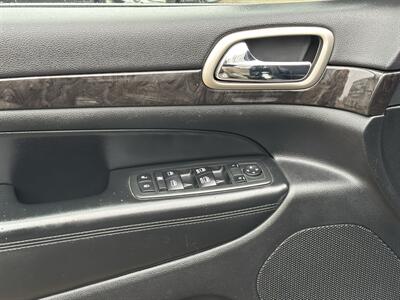 2012 Jeep Grand Cherokee Laredo   - Photo 11 - Edmonton, AB T6B 0B7