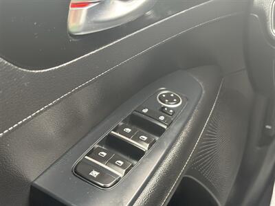 2021 Kia Forte EX - Photo 19 - Edmonton, AB T6B 0B7