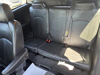 2017 Chevrolet Traverse LT   - Photo 9 - Edmonton, AB T6B 0B7