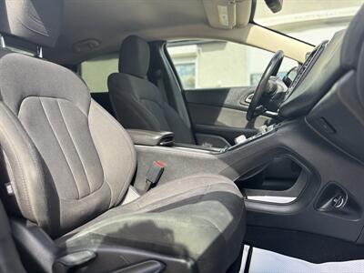 2016 Chrysler 200 Limited   - Photo 11 - Edmonton, AB T6B 0B7