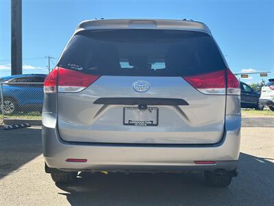 2011 Toyota Sienna Base 7-Passenger - Photo 4 - Edmonton, AB T6B 0B7