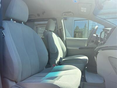 2011 Toyota Sienna Base 7-Passenger - Photo 14 - Edmonton, AB T6B 0B7