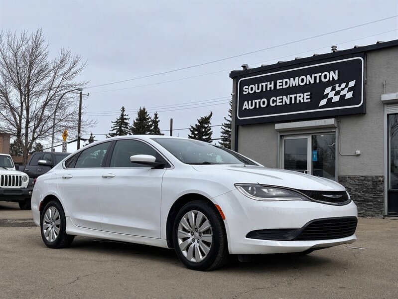 2015 Chrysler 200 LX *LOW KMS*   - Photo 1 - Edmonton, AB T6B 0B7