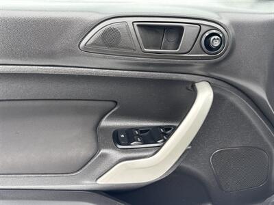 2013 Ford Fiesta SE   - Photo 11 - Edmonton, AB T6B 0B7