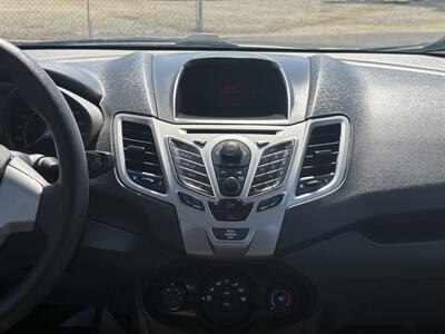 2013 Ford Fiesta SE *PENDING*   - Photo 12 - Edmonton, AB T6B 0B7
