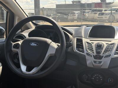 2013 Ford Fiesta SE *PENDING*   - Photo 13 - Edmonton, AB T6B 0B7