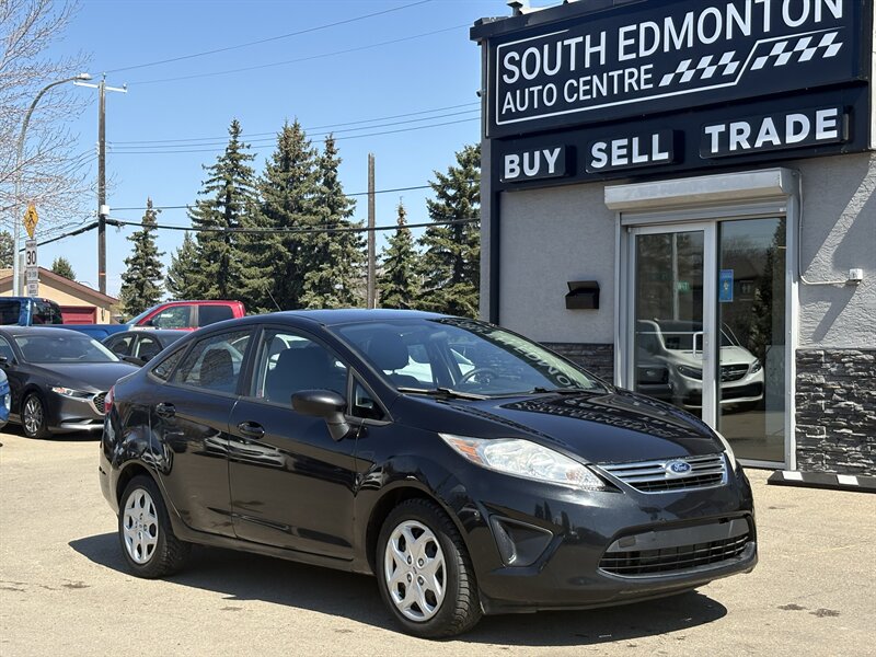 2013 Ford Fiesta SE  