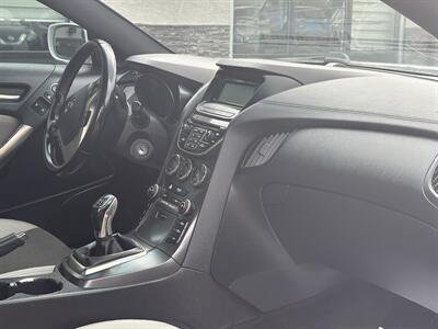 2013 Hyundai Genesis 2.0T R-Spec*LOW KMS* - Photo 19 - Edmonton, AB T6B 0B7
